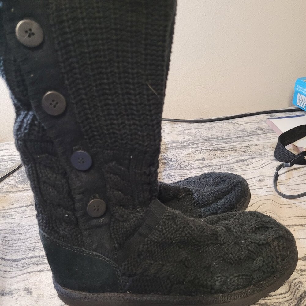 UGG - Picture 3 of 6